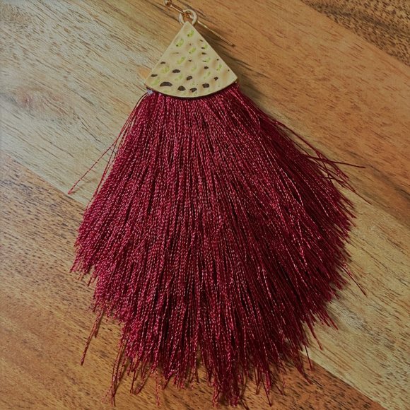 3/$28 Red fringe feather dangle earrings - Picture 2 of 8